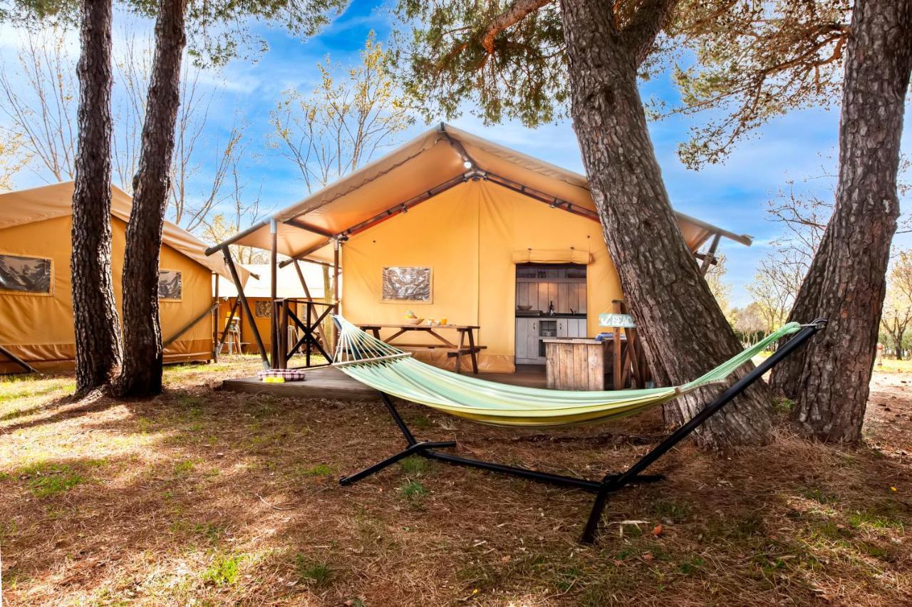 Glamping And Mobile Homes Lavanda - Holiday Centre Bi Village Fazana Exterior photo