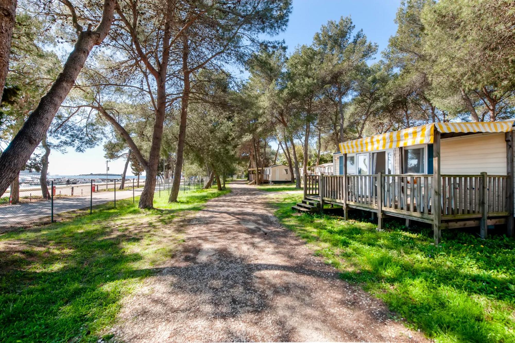 Glamping And Mobile Homes Lavanda - Holiday Centre Bi Village Fazana Exterior photo