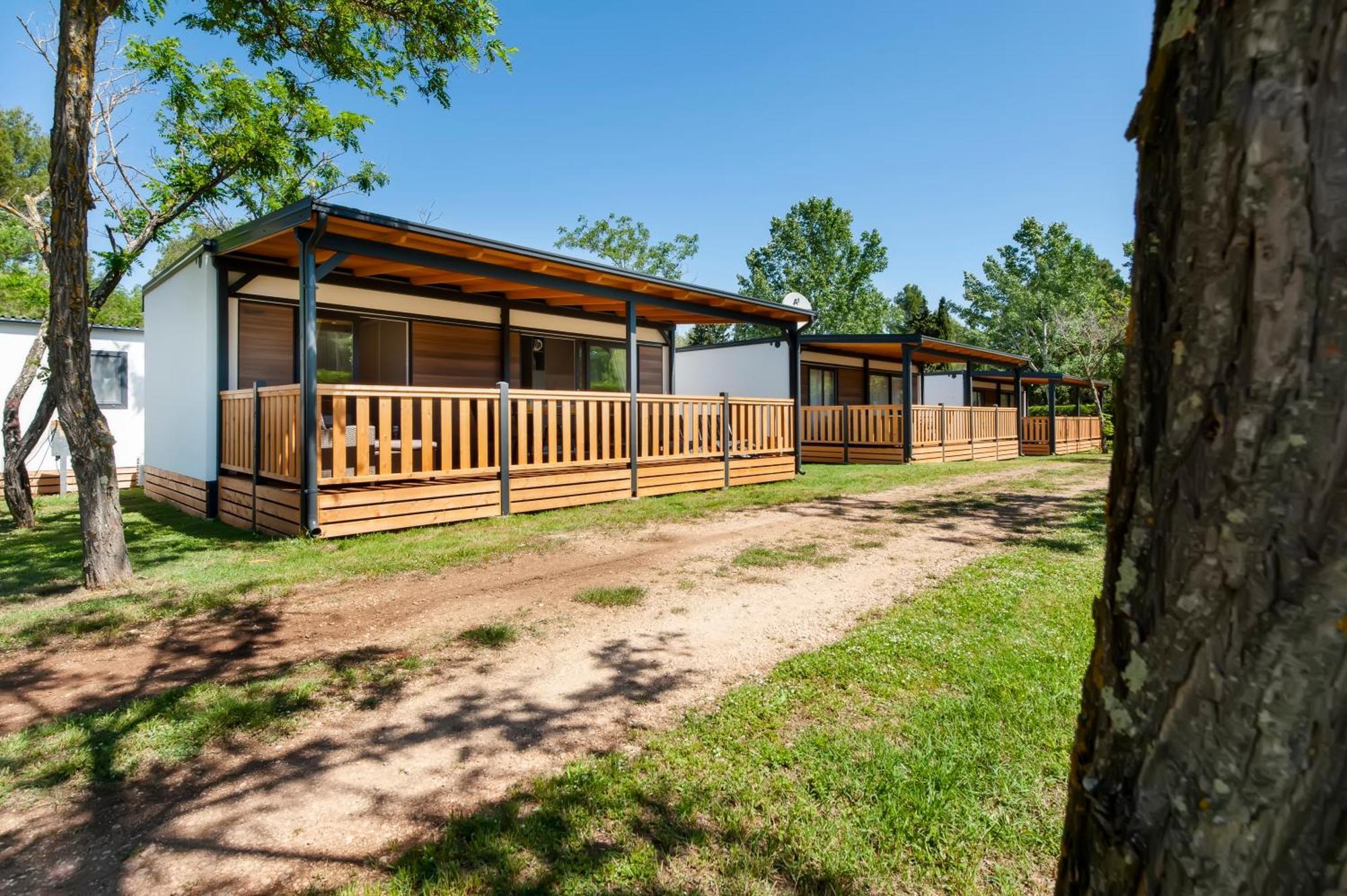 Glamping And Mobile Homes Lavanda - Holiday Centre Bi Village Fazana Exterior photo